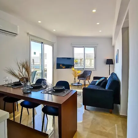 Phaedrus Living Seaside Lighthouse 70 *