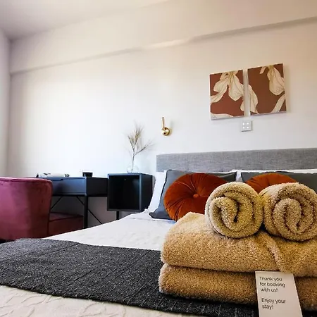 Phaedrus Living Seaside Lighthouse 70 *