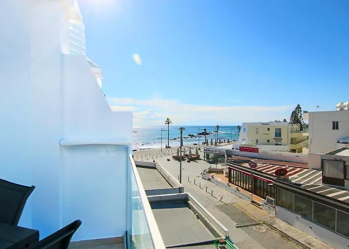 Phaedrus Living Seaside Lighthouse 70