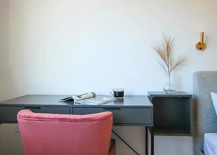 Phaedrus Living Seaside Lighthouse 70