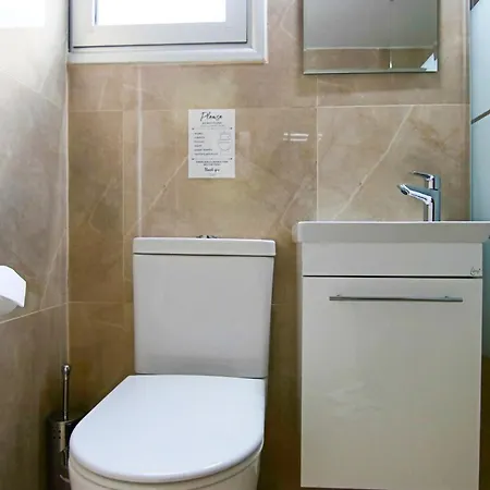 Phaedrus Living Seaside Lighthouse 70 *