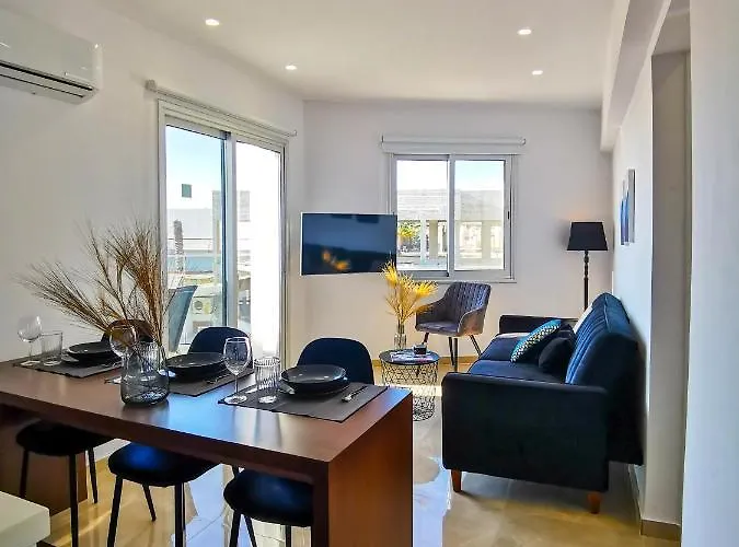 Phaedrus Living Seaside Lighthouse 70 *