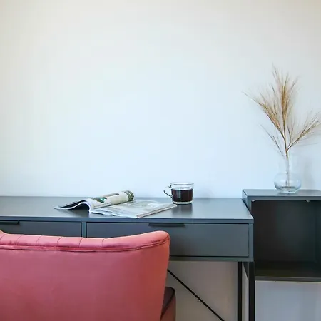 Phaedrus Living Seaside Lighthouse 70